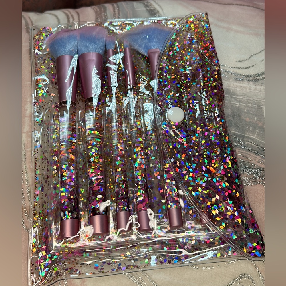 Glitter make up brush set